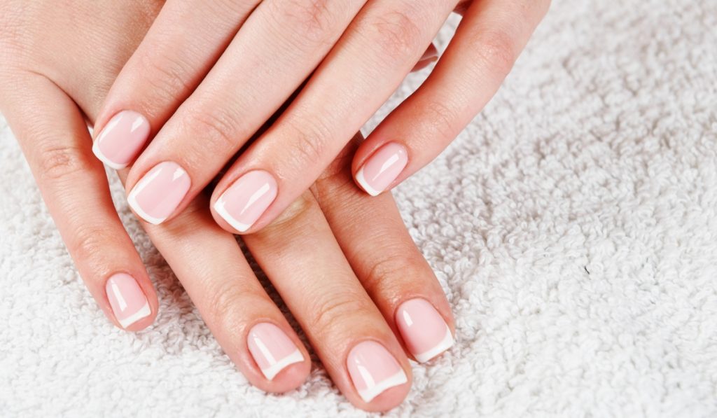 Micro French Manicure