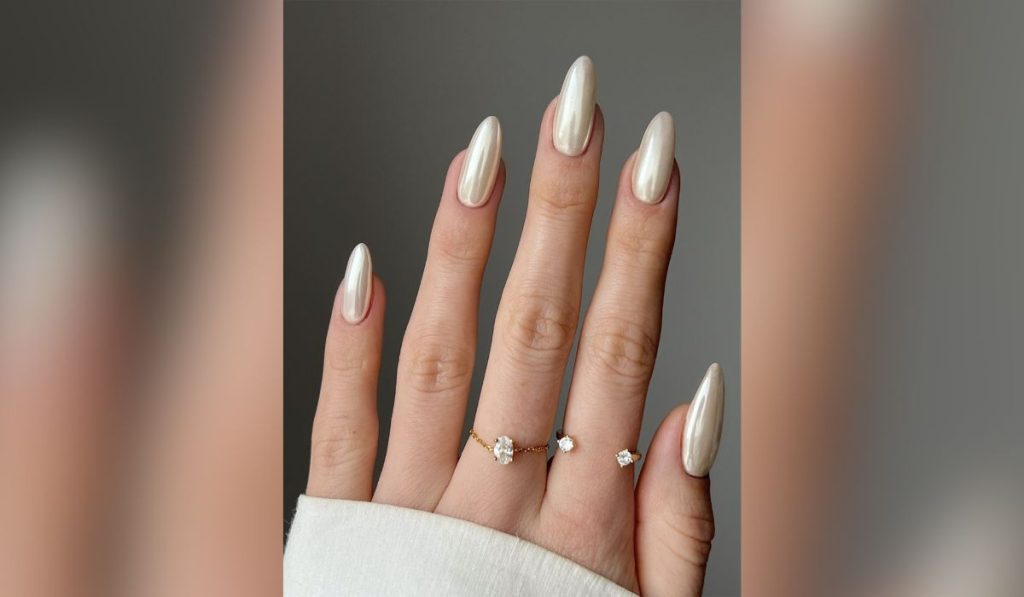 Off-white Chrome Nails