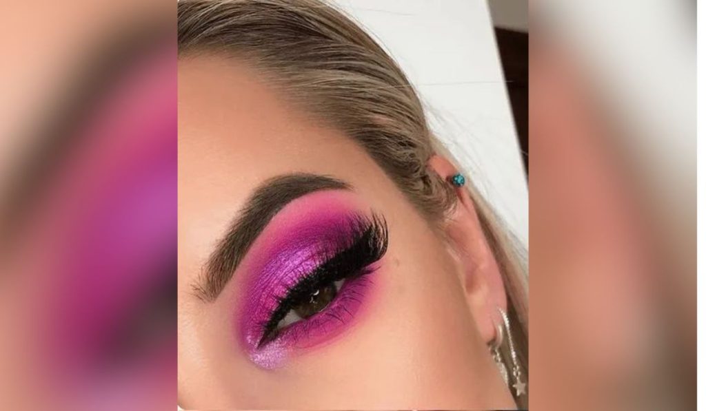 Pink-neon Eyeshadow Look