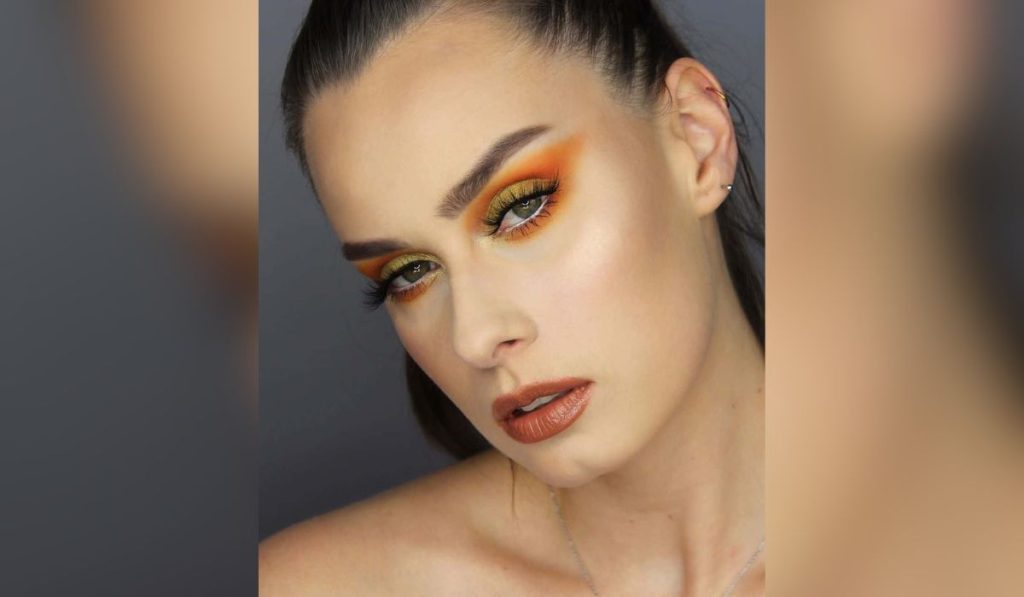 Red-orange fiery summer eyeshadow trend